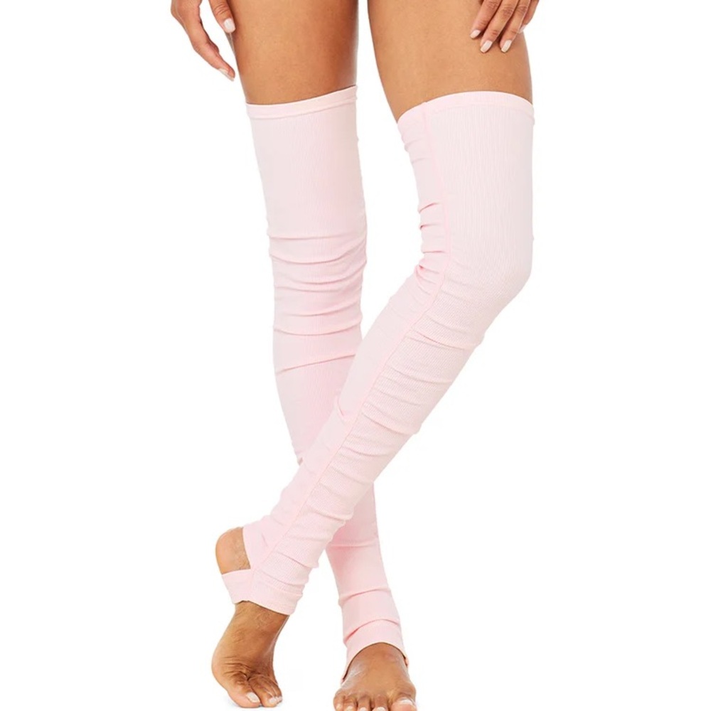 ALO YOGA Goddess Leg Warmers - Powder Pink